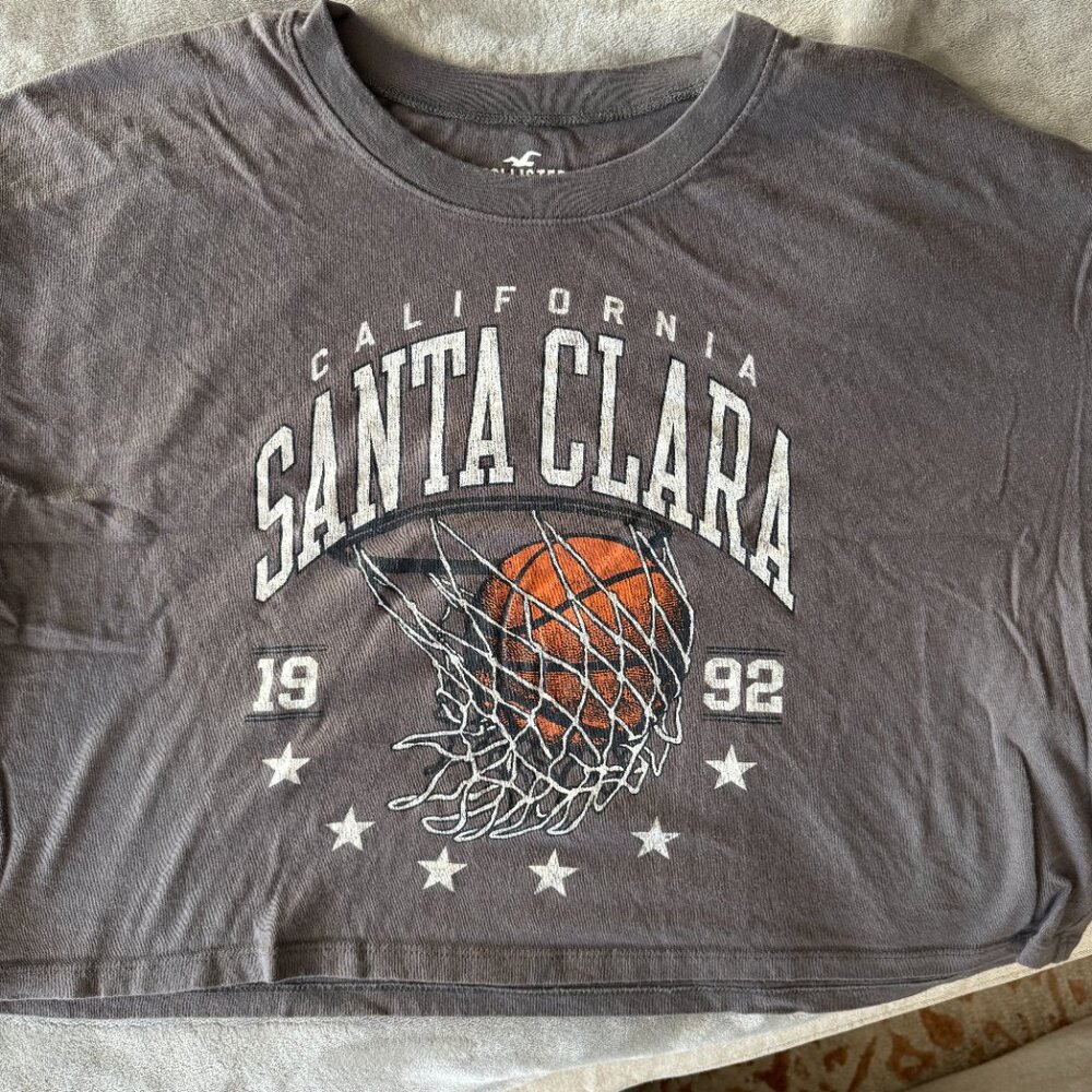 EUC Women’s Santa Clara Cropped Hollister T-Shirt Sz M - Picture 2 of 4